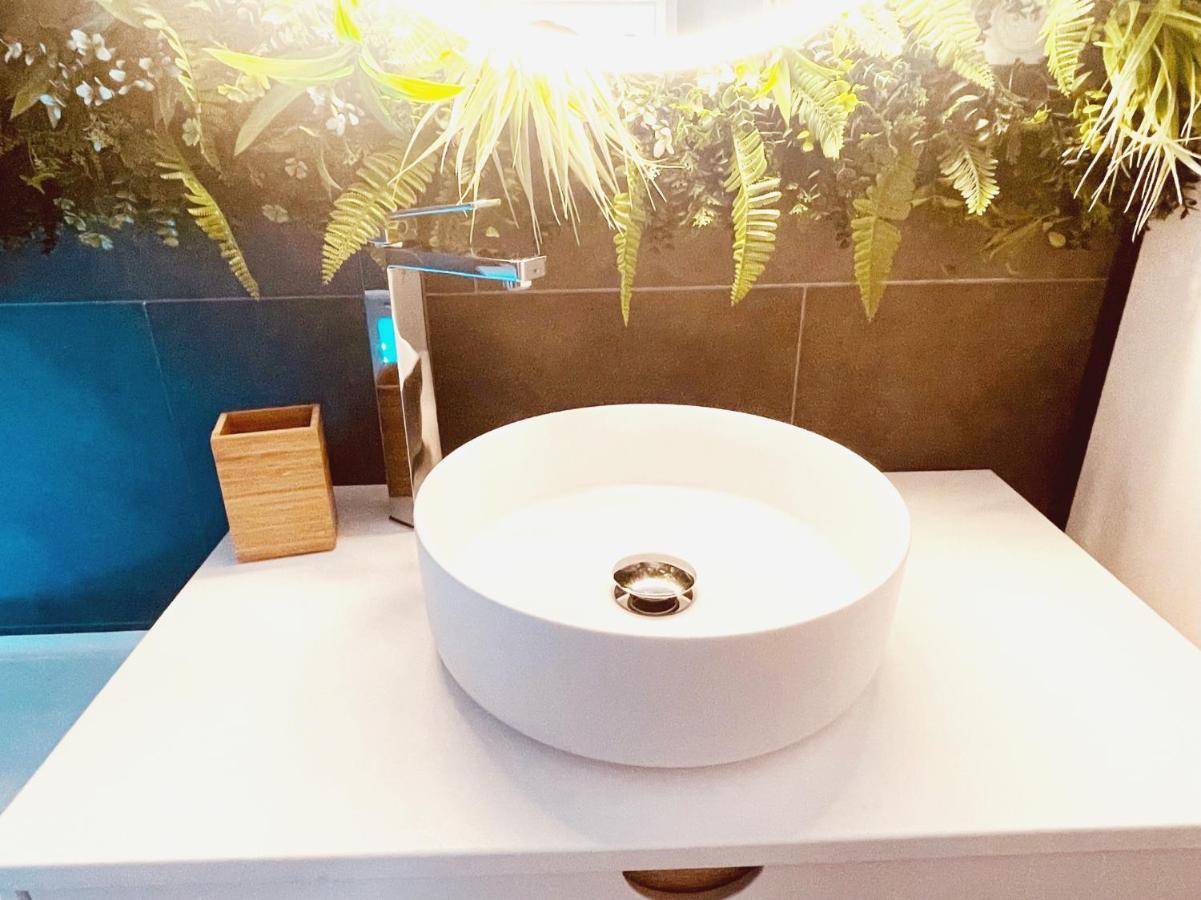 Le Jungle Spa **** Nîmes Exteriör bild